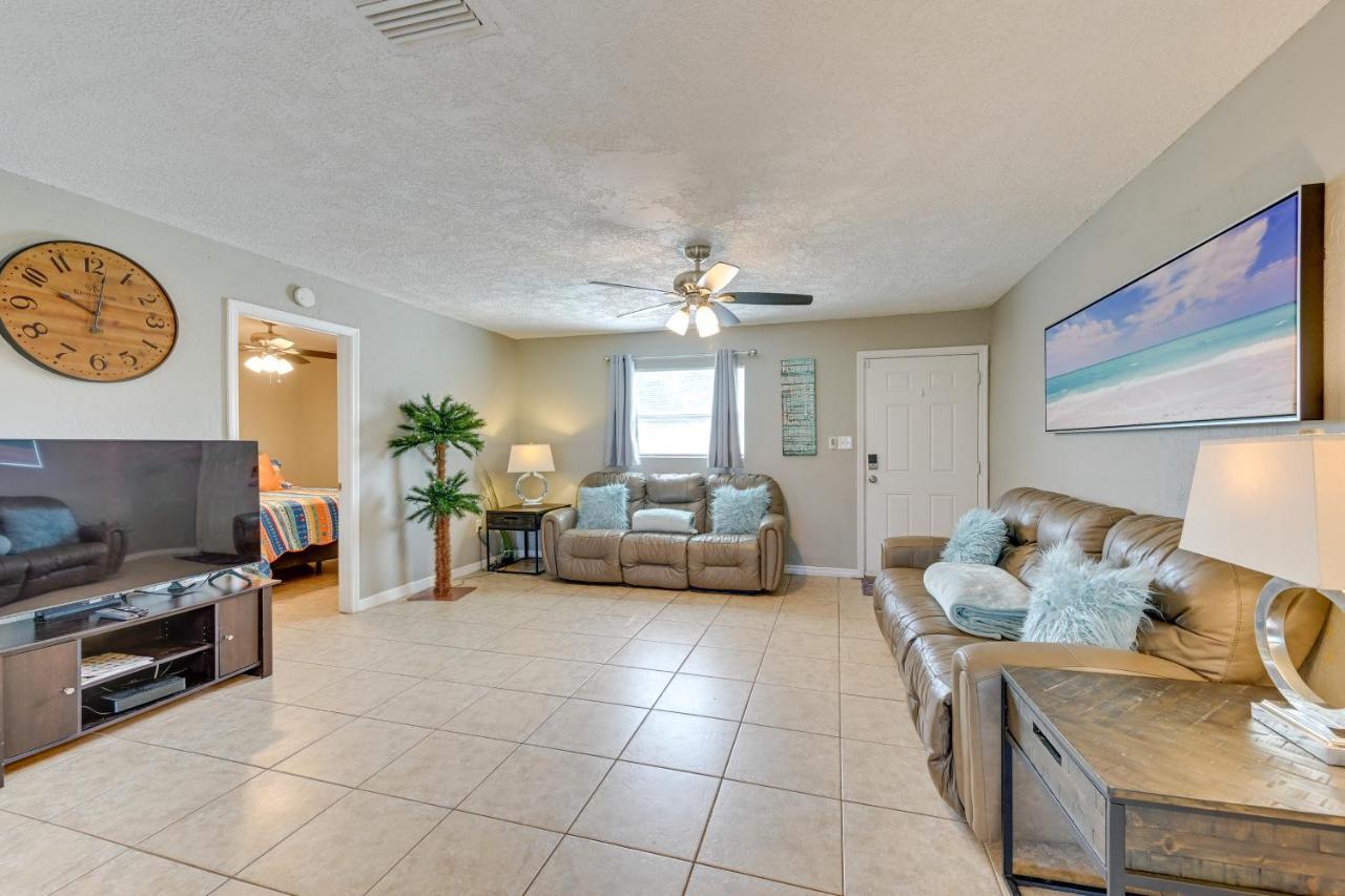 Dog-Friendly Home With Yard About 6 Miles To The Beach! Sarasota Exterior foto